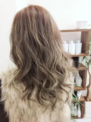 セミロング カラー ケアブリーチ&シール エクステの店和田翔莉のヘアスタイル