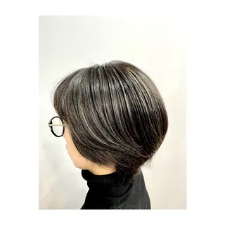 ショート カラー 二ヶ月綺麗なデザイン カット/星野六三四のヘアスタイル