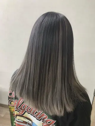 カラー 🌷かわばた めい🌷のヘアスタイル