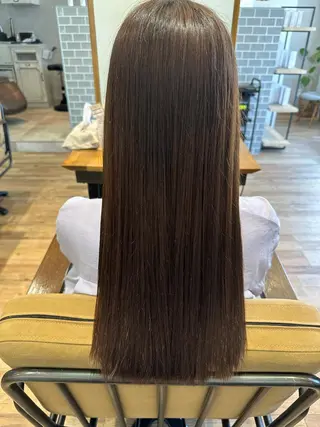 ロング 鶴谷 麻衣のヘアスタイル