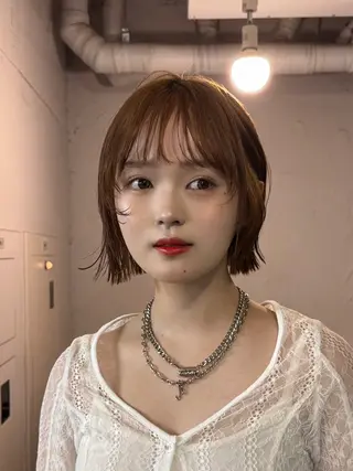 ショート Farbe所属・顔まわりレイヤー 透明感カラー🩵🩵のヘアスタイル