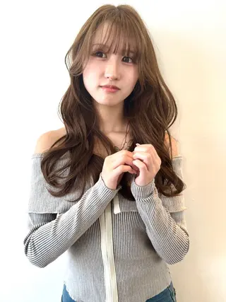 ロング カラー 小平 琳のヘアスタイル