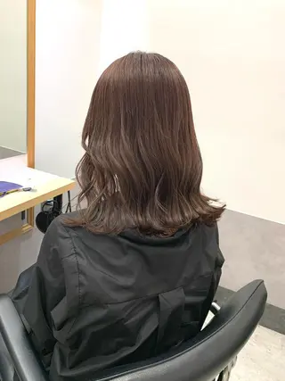 ミディアム カラー SAKINO. ベージュカラーのヘアスタイル