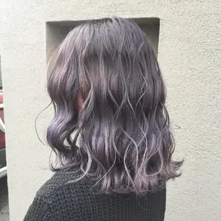 ミディアム maco 艶感ハイトーン🦋のヘアスタイル