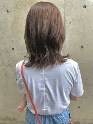 ミディアム カラー 日高 香織のヘアスタイル