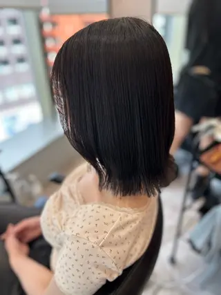 ミディアム 艶髪特化矯正カット ✨️MOMOEのヘアスタイル
