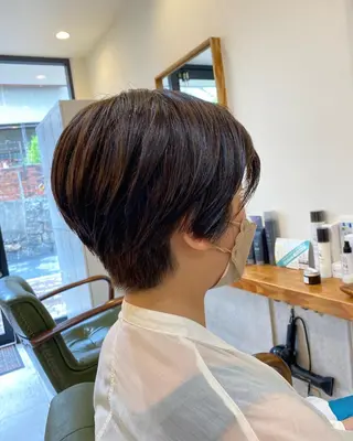 ショート カラー エイトウメダ 店長　稲尾友則のヘアスタイル