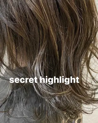 セミロング カラー ENIF ヤマグチアツコのヘアスタイル