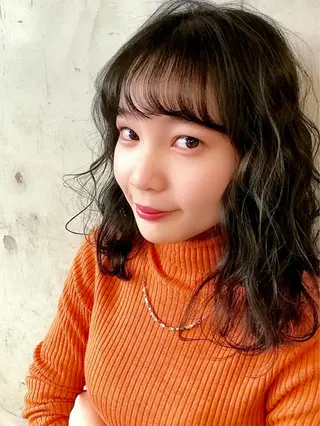 ミディアム カラー 藤原 ちひろのヘアスタイル