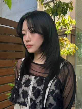 セミロング カラー ワンカールで盛れる レイヤー🎀Macoのヘアスタイル
