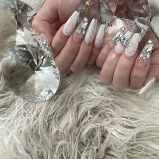 ネイル lavia🖤 ayumiのネイルデザイン