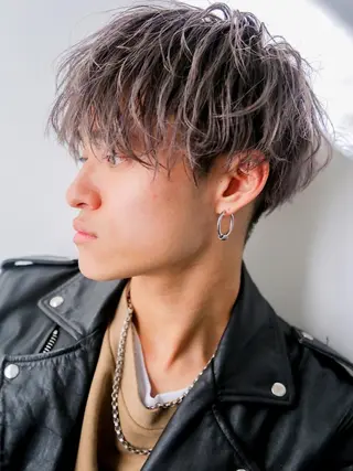 メンズ ✨ブリーチなし透明感 池袋 水野のヘアスタイル