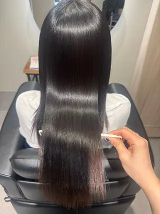 ロング NAVY 橋本心 縮毛矯正のヘアスタイル