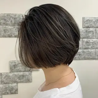 ショート カラー 薄田 珠美のヘアスタイル
