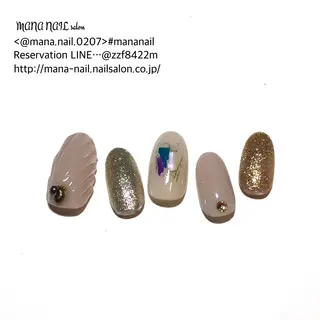 ネイル 廣瀬 真奈美のネイルデザイン