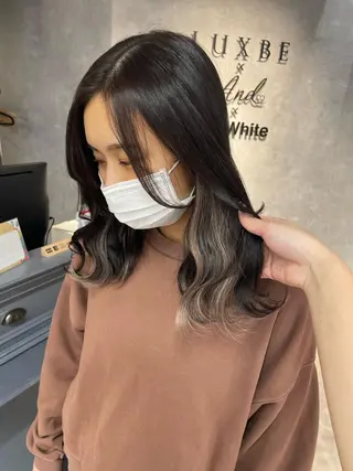 ミディアム Cielro/ダブル カラー/西田咲希のヘアスタイル