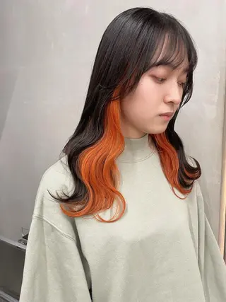 セミロング カラー インナーカラー 推し ブリーチ  髪質改善のヘアスタイル