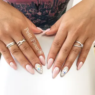 ネイル Petit Fleur所属・青柳 亜梨奈のマツエク・マツパデザイン