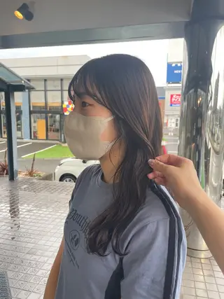 セミロング マキノ キョウカのヘアスタイル