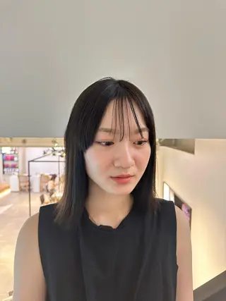 セミロング カラー ヘアアレンジ ハイトーン特化 pepe🎀のヘアスタイル