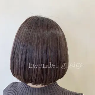 ショート カラー ぱつっとボブ/ 小野あかねのヘアスタイル