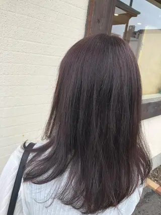 ミディアム カラー 榧木 萌香のヘアスタイル