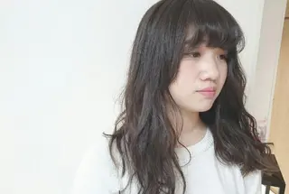 ロング カラー 透明感ハイライト◎ 伊藤夏海のヘアスタイル