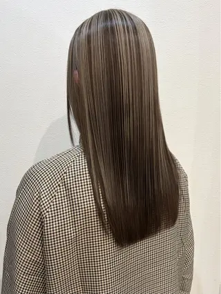 セミロング MYRTLE TSUNODAのヘアスタイル