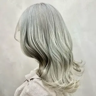セミロング カラー 髪質改善⌇透明感 カラー⌇川上葵のヘアスタイル