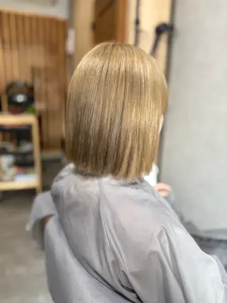 ショート カラー Bish Yanaのヘアスタイル