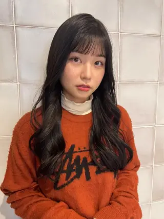 ロング 横手 愛美のヘアスタイル