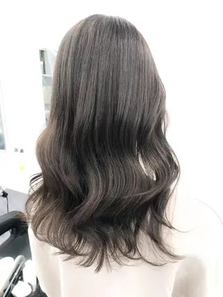 ロング カラー ハイトーン×レイヤー カットTAKUMIのヘアスタイル