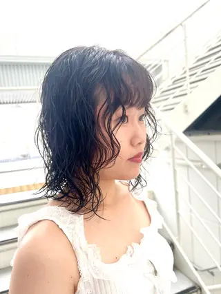 ミディアム しおり/パーマ/ newi町田のヘアスタイル