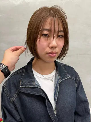 カラー 山本 美里亜のヘアスタイル