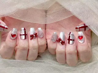 ネイル 🦋 Queenieのネイルデザイン