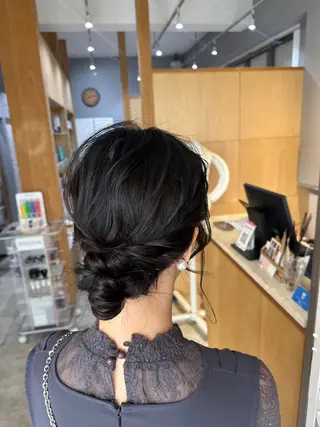 ミディアム miloc MOMOKAのヘアスタイル