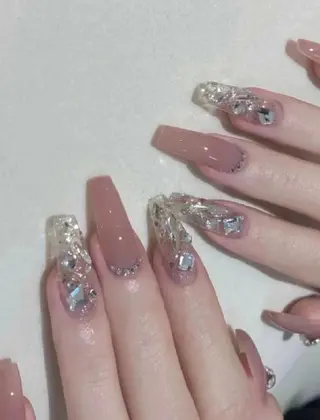 ネイル Theone栄店 伊藤のネイルデザイン