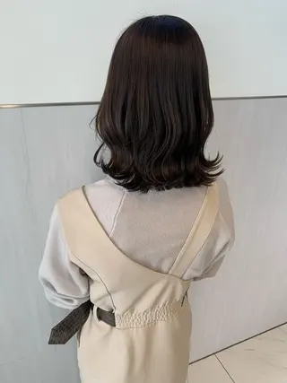 ミディアム 梅本 有希のヘアスタイル