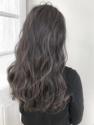 カラー RYOTA / 泉中央のヘアスタイル