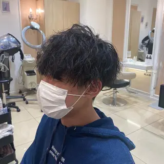 ミディアム パーマ メンズ メンズ特化型美容師 栗山勇人のヘアスタイル