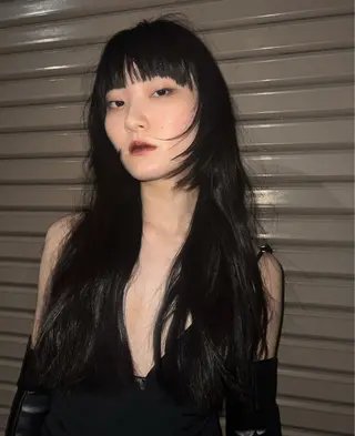 ロング Akari暖色カラー /レイヤーカットのヘアスタイル