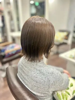ショート カラー ヘアアレンジ 🤍 minaのヘアスタイル
