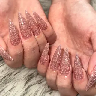 セミロング Whity所属・Whity kiriのネイルデザイン