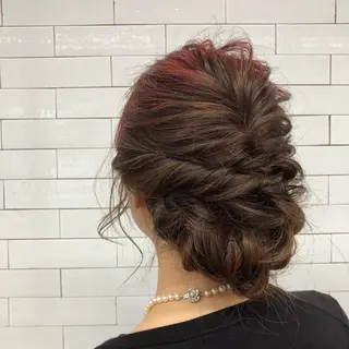 セミロング ヘアアレンジ やすだ しおりのエステ・リラクイメージ