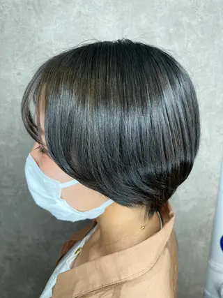 ショート カラー 山口 詩織のヘアスタイル