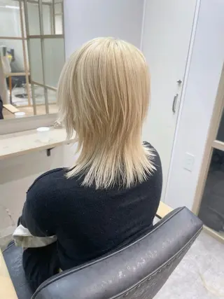 ミディアム カラー ☁️ケアブリーチ￤ ウルフ￤Shioriのヘアスタイル