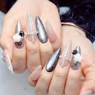 ネイル queensnail 🧸mikaのネイルデザイン