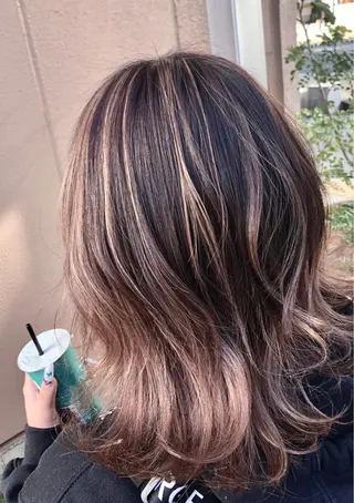 カラー ダブルスキルエクステ /羽エクステ白石宇由のヘアスタイル