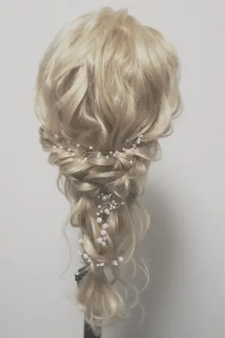 ロング ヘアアレンジ ヘアメイク エンカレッジのヘアスタイル