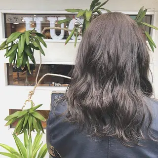 セミロング カラー ヘアアレンジ 高橋胡桃🪽 ディレクターのヘアスタイル